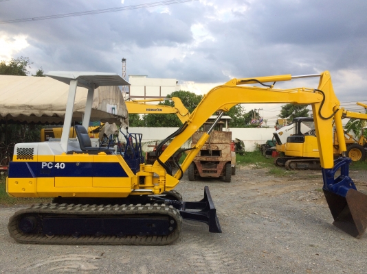 ขายรถแม็กโคร KOMATSU PC 40-6 นำเข้าจากญี่ปุ่น สนใจติดต่อ 086-775-7900 086-324-1992