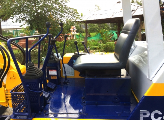 ขายรถแม็กโคร KOMATSU PC 40-6 นำเข้าจากญี่ปุ่น สนใจติดต่อ 086-775-7900 086-324-1992