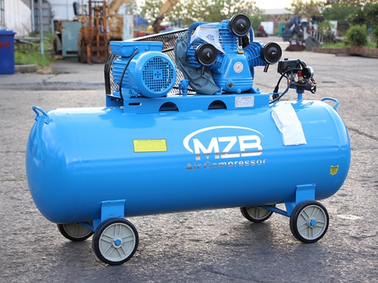 ขายปั๊มลมขนาด300ลิตร10บาร์ 4cแรง3หัว สินค้ายังอยู่ในรัง