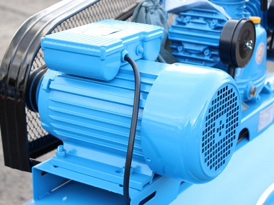 ขายปั๊มลมขนาด300ลิตร10บาร์ 4cแรง3หัว สินค้ายังอยู่ในรัง