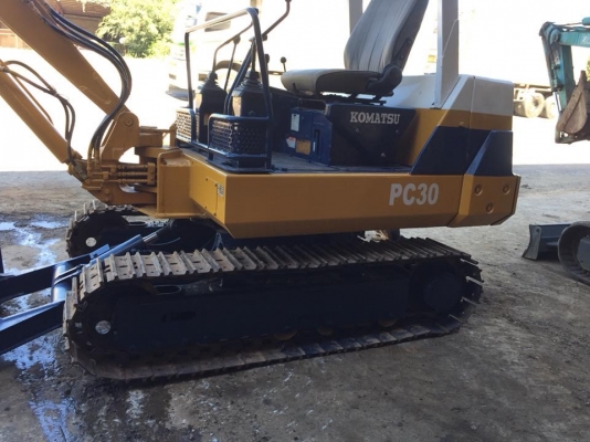 #ราคา 290&rsquo;000- (ต่อรองได้คับ) รถขุด KOMATSU PC30-6 พร้อมทำสี  เช็คระบบ  เก่านอกแท้ มีเอกสาร  ชั่วโมงการทำงานน้อย  #สนใจติดต่อ: 096-5411713 หรือ 092-5768909
