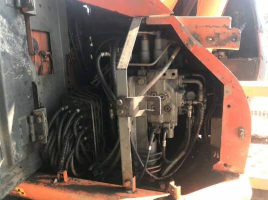 ขออนุ ญาติขายรถ ZX135เอกสารอินวอยชื้อเก่านอกมา5เดือนไฟฟ้าครบพร้อมทุกระบบราคา950000 สนใจติดต่อ 0853224877-0988930465