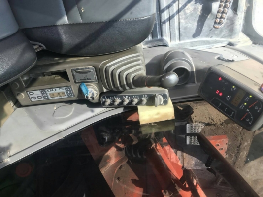 ขออนุ ญาติขายรถ ZX135เอกสารอินวอยชื้อเก่านอกมา5เดือนไฟฟ้าครบพร้อมทุกระบบราคา950000 สนใจติดต่อ 0853224877-0988930465