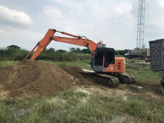 ขออนุ ญาติขายรถ ZX135เอกสารอินวอยชื้อเก่านอกมา5เดือนไฟฟ้าครบพร้อมทุกระบบราคา950000 สนใจติดต่อ 0853224877-0988930465