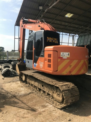 ขออนุ ญาติขายรถ ZX135เอกสารอินวอยชื้อเก่านอกมา5เดือนไฟฟ้าครบพร้อมทุกระบบราคา950000 สนใจติดต่อ 0853224877-0988930465