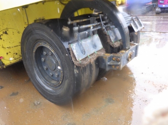 รถบด 7 ล้อยาง KANTO PW20WA เครื่อง ISUZU 6BG1 FROM JAPAN สนใจติดต่อ 063-9316985 ID LINE : 0639316985 ครับ