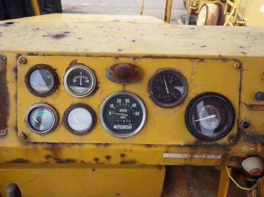 รถบด 9 ล้อยาง MITSUBISHI MR20 FROM JAPAN สนใจติดต่อ 063-9316985 ID LINE : 0639316985 ครับ
