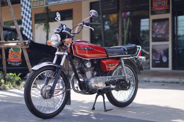ร้าน วุฒิ นนบุรี Honda gl 100 ร้าน วุฒิ นนบุรี Honda gl 100