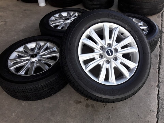 ขายล้อแม็กป้ายแดง dmax 18"&times;7" พร้อมยางปี17 สนใจติดต่อร้าน ก.เจริญการยางครับ 081-3747940