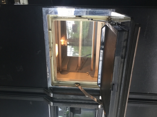 ตู้เย็น VIP จีอี 2ประตู นำเข้าจากเมืองนอก สภาพดี