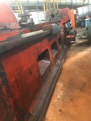 เครื่องกลึงญี่ปุ่น พวงมาลัยขวา  ยันงานได้ 2 เมตร   สี่จับ 450 mm.Swing  1,100 mm.   รูผ่าน  2 นิ้วครึ่ง คอม้า สามขาครบ(ตัวใหญ่มาก)   ราคาไงครับ