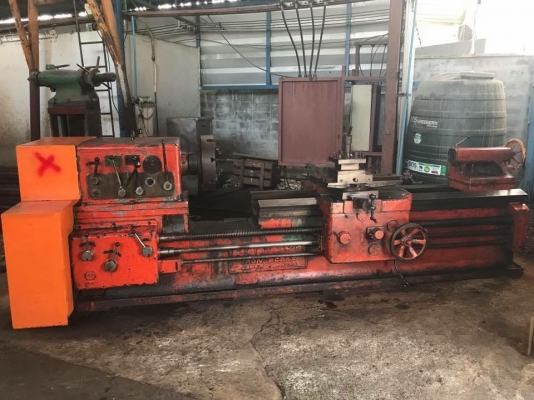 เครื่องกลึงญี่ปุ่น พวงมาลัยขวา  ยันงานได้ 2 เมตร   สี่จับ 450 mm.Swing  1,100 mm.   รูผ่าน  2 นิ้วครึ่ง คอม้า สามขาครบ(ตัวใหญ่มาก)   ราคาไงครับ