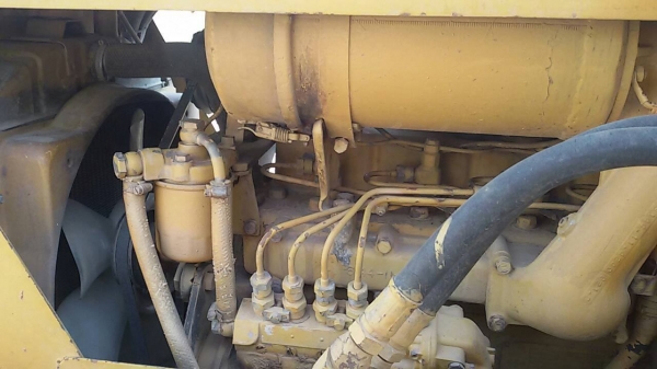 ขายรถแทรคเตอร์ D20P รุ่น 5 ติดแอร์หมดเกือบ 40,000 บาท เปลี่ยนใบมีดเป็น D3 เสริมตีนทั้งหมด 2 เส้น ใส่แคเรียเพิ่มให้อีก 2 ลูก เสริมใบให้อีกข้างละ 2 ใบ   รถจะยาวกว่ารถ D2 ธรรมดา ขับนิ่ม รถนอกแท้ๆ สวยตามรูป    รถสภาพดี แข็งแรง รถนอกแท้ๆ ใช้ได้อีก 4 - 5 ปี โดย