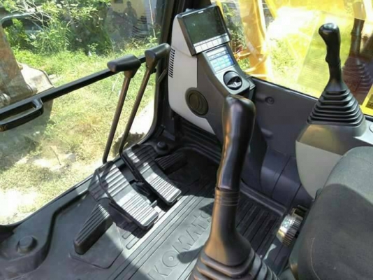 โคมัสสุ PC 130-8 ปรับราคาใหม่ 1,520,000 เอกสารชุดจดทะเบียน ไมล์ 9050 รถเช็คศูนย์ตลอดอยู่ใน PM12000 ชม รถไม่เคยโดนน้ำเค็มทำงานกองสต็อกรถสภาพสวยเหมือนใหม่ ราคา 1520,000 รถหาดใหญ่