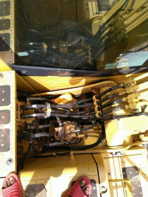 โคมัสสุ PC 130-8 ปรับราคาใหม่ 1,520,000 เอกสารชุดจดทะเบียน ไมล์ 9050 รถเช็คศูนย์ตลอดอยู่ใน PM12000 ชม รถไม่เคยโดนน้ำเค็มทำงานกองสต็อกรถสภาพสวยเหมือนใหม่ ราคา 1520,000 รถหาดใหญ่