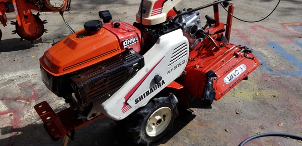 รถพรวนดิน สาดดิน ใบตีดินเต็มๆๆพร้อมใช้งาน รถพรวนดิน สาดดิน ใบตีดินเต็มๆๆพร้อมใช้งาน