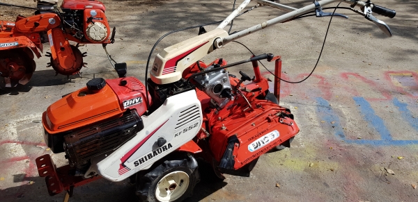 รถพรวนดิน สาดดิน ใบตีดินเต็มๆๆพร้อมใช้งาน รถพรวนดิน สาดดิน ใบตีดินเต็มๆๆพร้อมใช้งาน