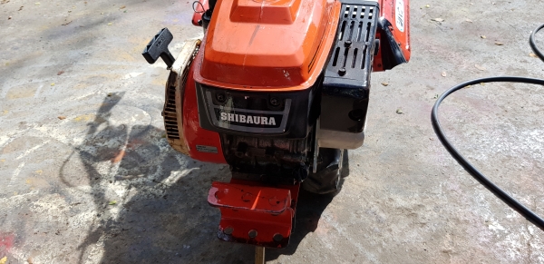 รถพรวนดิน สาดดิน ใบตีดินเต็มๆๆพร้อมใช้งาน รถพรวนดิน สาดดิน ใบตีดินเต็มๆๆพร้อมใช้งาน