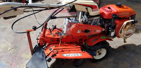 รถพรวนดิน สาดดิน ใบตีดินเต็มๆๆพร้อมใช้งาน รถพรวนดิน สาดดิน ใบตีดินเต็มๆๆพร้อมใช้งาน