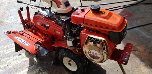 รถพรวนดิน สาดดิน ใบตีดินเต็มๆๆพร้อมใช้งาน รถพรวนดิน สาดดิน ใบตีดินเต็มๆๆพร้อมใช้งาน