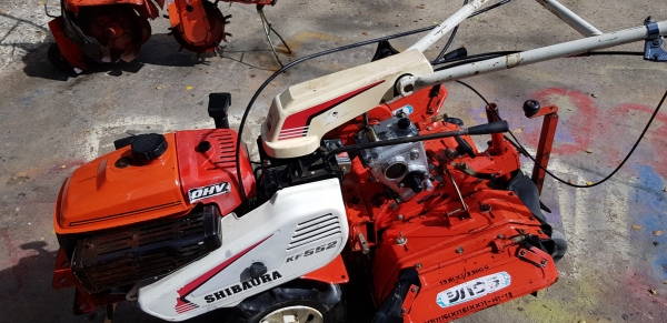 รถพรวนดิน สาดดิน ใบตีดินเต็มๆๆพร้อมใช้งาน รถพรวนดิน สาดดิน ใบตีดินเต็มๆๆพร้อมใช้งาน