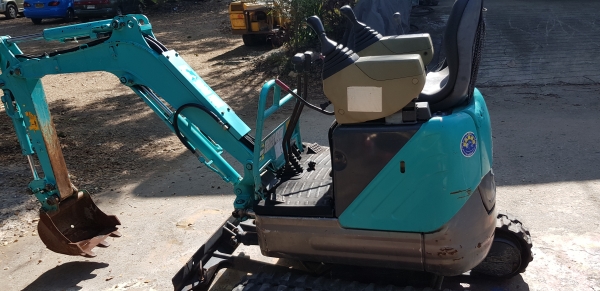 รถแบคโฮเล็ก SK09SR