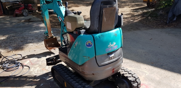 รถแบคโฮเล็ก SK09SR