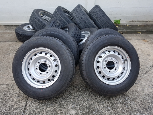 กะทะขอบ 15  พร้อมยางป้ายแดงปี17