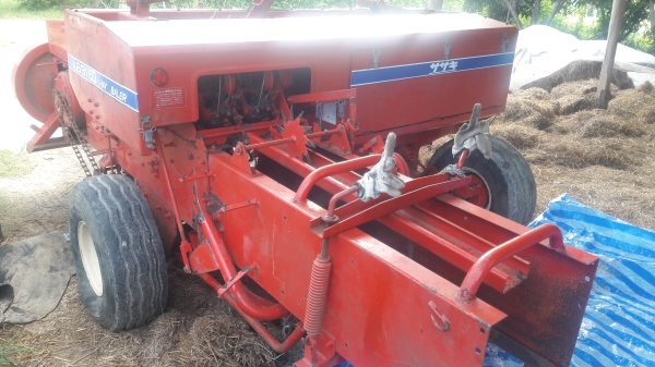 เครื่องอัดฟางนำเข้าจากญี่ปุ่นยี่ห้อซาซากิสภาพสวยแน่น