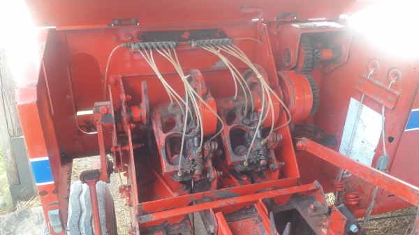 เครื่องอัดฟางนำเข้าจากญี่ปุ่นยี่ห้อซาซากิสภาพสวยแน่น