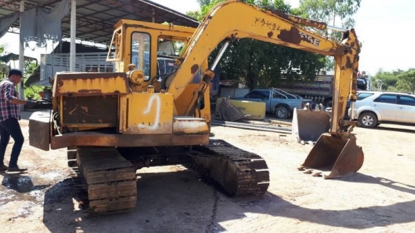 ขาย 165,000 KOBELCO sk 903 เทียบเท่าขนาด 60 เครื่องดี ปั้มแรง เอวแน่น ช่วงล่างดี  รถอยู่ ประทุมธานี 090-772-3710 090-772-3708