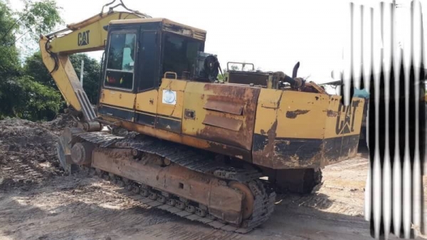 ขาย 395,000 CAT E 200 B เครื่อง S6K ดี ปั้มแรง โซ่หนา รอนเลอร์ดี เอวแน่น แอร์เย็น รถอยู่ ปราจีนบุรี 090-772-3710 090-772-3708