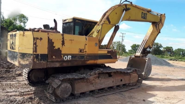 ขาย 395,000 CAT E 200 B เครื่อง S6K ดี ปั้มแรง โซ่หนา รอนเลอร์ดี เอวแน่น แอร์เย็น รถอยู่ ปราจีนบุรี 090-772-3710 090-772-3708