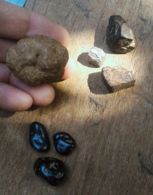 หินทนสิทธิ์ 3ชนิด หินงอก หินเพชรหน้าทั่ง หินไพรดำ ขายยกชุดสุดคุ้ม สิริมงคลต่อผู้สะสม หายากมากๆ