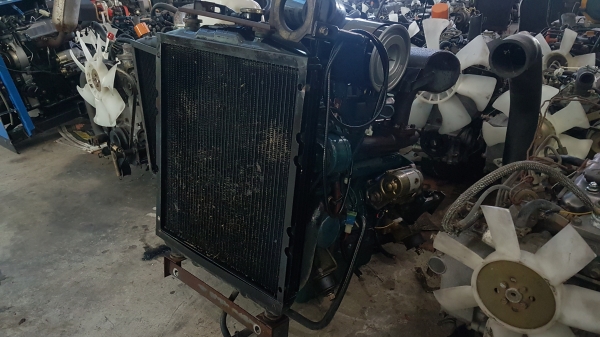 เครื่องยนต์ดีเซล kubota v1305 30แรงม้า รุ่นใหม่  direct injection สภาพสวย นำเข้าจากญี่ปุ่น หม้อน้ำ ท่อไอเสียครบ เครื่องแน่นพร้อมใช้งาน ประหยัดน้ำมัน ไม่เคยใช้งานในไทย