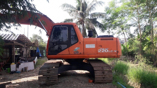 รถแบคโฮ DAEWOO 220LC-V เครื่องดี ปั๊มแรง ไฟฟ้าครบ แอร์เย็น พร้อมใช้งาน มีเอกสารสัญญาซื้อขาย