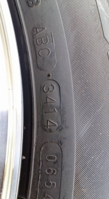 ขายล้อแม็กมือ2 weld 18" ยางปี14 สนใจติดต่อร้าน ก.เจริญการยางครับ 081-3747940