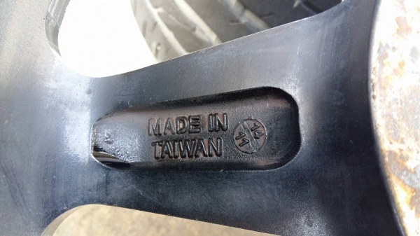 ขายล้อแม็กมือ2 weld 18" ยางปี14 สนใจติดต่อร้าน ก.เจริญการยางครับ 081-3747940