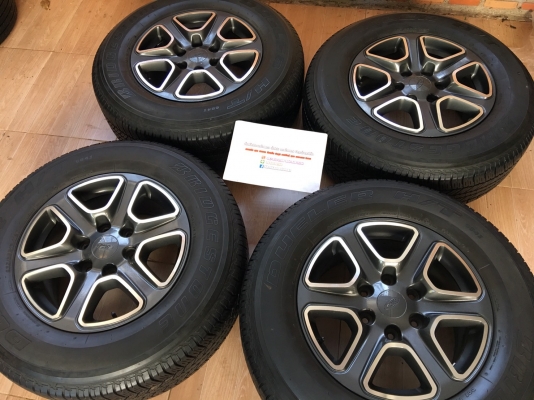 ขายล้อแม็กซ์ Ford 17 พร้อมยางบริดโตน 265/65/17 ปี 14 ดอกยังหนา