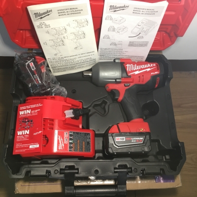 บล็อก1/2นิ้วไร้สาย Milwaukee 2762-22 พร้อมแบ็ต 5.0แอมป์ 2ก้อน แรงบิด800Nmถอดได้ยันน็อตรถแทร๊กเตอร์