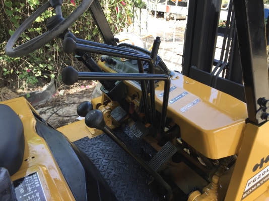 รถยกkomatsu fg20-7สภาพดีเก่าญี่ปุ่น มีใบอินวอยไม่เคยใช้ในไทย รถยกkomatsu fg20-7สภาพดีเก่าญี่ปุ่น มีใบอินวอยไม่เคยใช้ในไทย