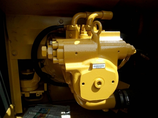 KOMATSU รุ่น PC 200 LC - 6 KOMATSU รุ่น PC 200 LC - 6