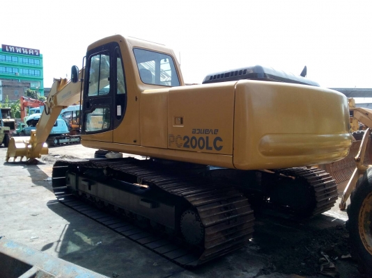 KOMATSU รุ่น PC 200 LC - 6 KOMATSU รุ่น PC 200 LC - 6