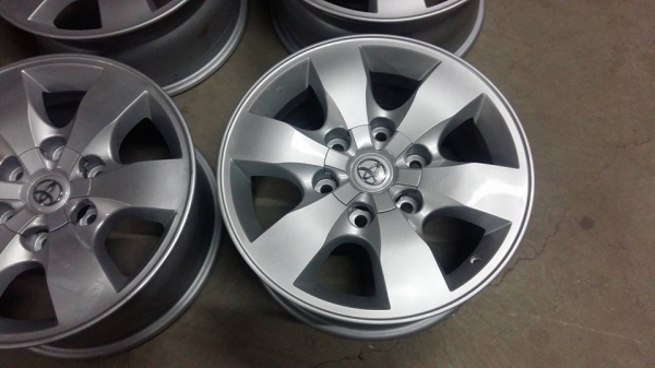 ขายแม็ก vigo 16"&times; 7" et30 6รู139.7 สนใจติดต่อ ร้าน ก.เจริญการยาง ครับ 081-3747940