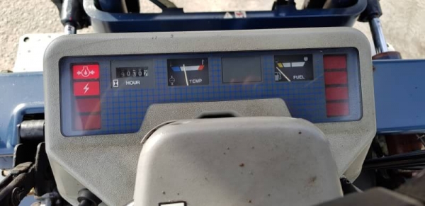 ขายด่วนรถยกKOMATSU FG25-11 ยกได้2.5ตันยกสูง3เมตรใส่ตัวหนีบมารถนอกเพิ่งนำเข้ามายังไม่เคยใช้งานในเมืองไทยเลย