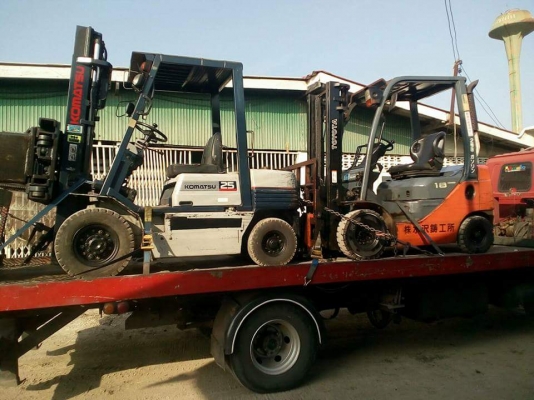 ขายด่วนรถยกKOMATSU FG25-11 ยกได้2.5ตันยกสูง3เมตรใส่ตัวหนีบมารถนอกเพิ่งนำเข้ามายังไม่เคยใช้งานในเมืองไทยเลย