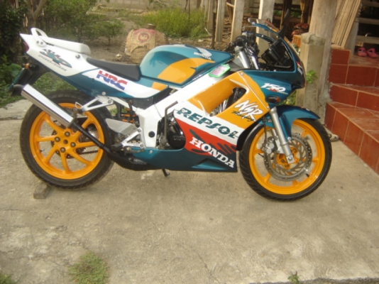 NSR 150 SP  PROARM มี 4 คัน สวยมาก สีเขียวส้ม  และสีแดง ทำสีใหม่ทั้งคัน ราคา 35000 บาท มี 1 คัน และ อีกคัน ราคา 37000 บาท อีกคัน 39000 อีกคัน 45000 สนใจ ติดต่อ 0808051985 คุณ เจ สีลม ซอย 10 กทม ตรงข้าม ธนาคาร กรุงเทพ สำนักงานใหญ่ สีลม กทม และ ที่อยู่ที่ ล