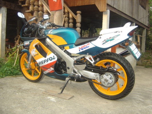 NSR 150 SP  PROARM มี 4 คัน สวยมาก สีเขียวส้ม  และสีแดง ทำสีใหม่ทั้งคัน ราคา 35000 บาท มี 1 คัน และ อีกคัน ราคา 37000 บาท อีกคัน 39000 อีกคัน 45000 สนใจ ติดต่อ 0808051985 คุณ เจ สีลม ซอย 10 กทม ตรงข้าม ธนาคาร กรุงเทพ สำนักงานใหญ่ สีลม กทม และ ที่อยู่ที่ ล