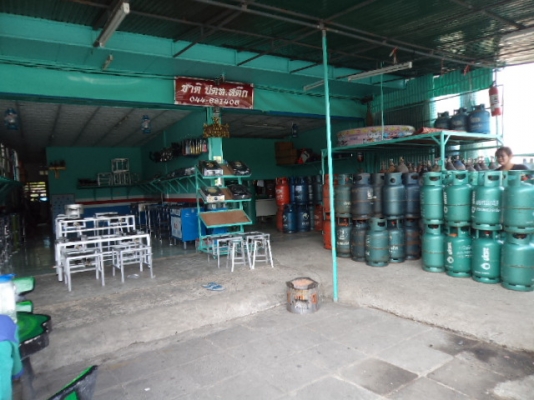 ขายถังแก๊สหุงต้มราคาถูกๆๆๆ ขนาด15ก.ก1350บาท มีถังยี่ห้อ .ยูนิค.เวิลดิ์.สยามแก๊ส  สภาพดีราคาถูกๆๆเอาไปพร้อมแลกเปลียนใช้งานได้เลยคับ