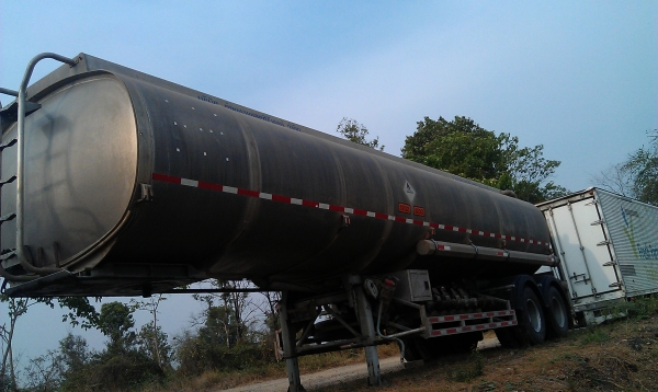 ขายหางถังน้ำมัน30000ลิตรพร้อมใช้งาน ทะเบียนพร้อม